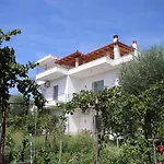 Mato Lägenhetshotell Himare