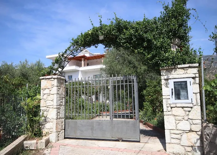 Aparthotel Mato Himare