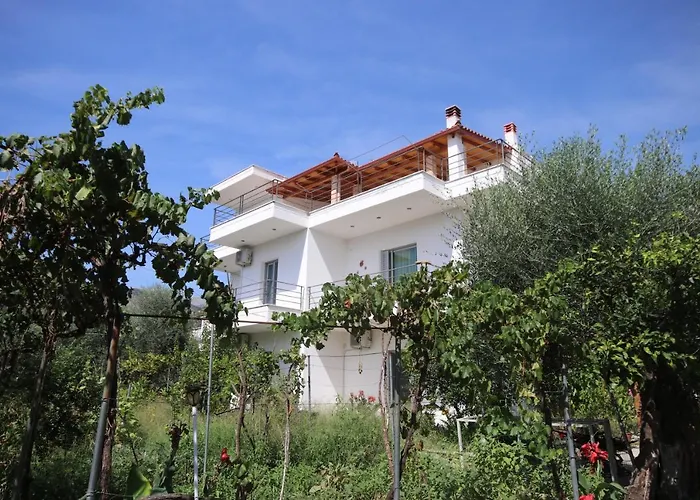 Mato Aparthotel Himare
